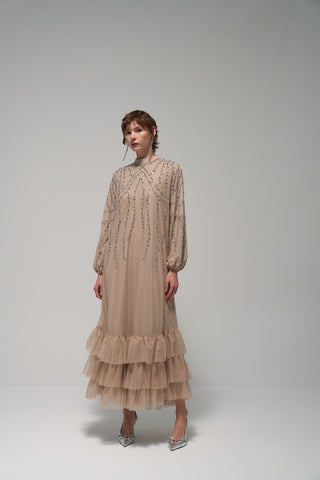 Eteği Fırfır Detaylı Taş Baskılı Elbise - bej
