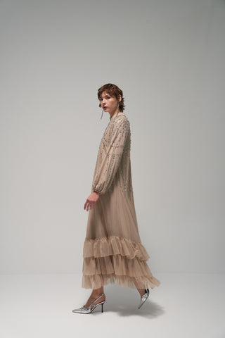 Eteği Fırfır Detaylı Taş Baskılı Elbise - bej