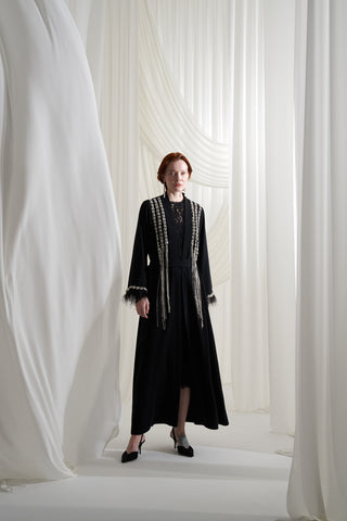 Elişi ve Tüy Detaylı Sallantı Taşlı Abaya - siyah