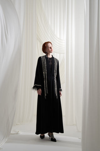 Elişi ve Tüy Detaylı Sallantı Taşlı Abaya - siyah