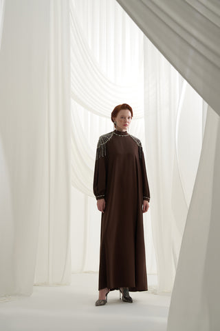 Kolları Şifon Detaylı Elişi İşlemeli Elbise - kahve