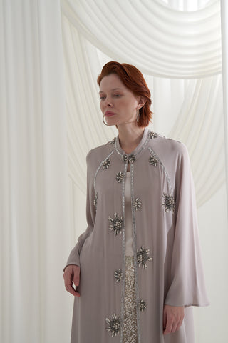 Şerit Taşlı ve Yaprak İşleme Detaylı Abaya - taş